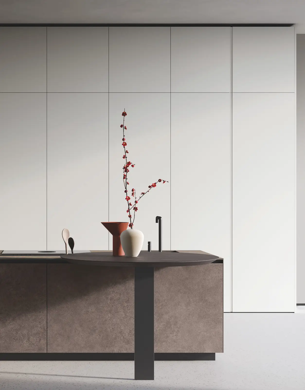 Cucina Euromobil Lain con isola e colonne a tutta altezza, proposta da Lacasa